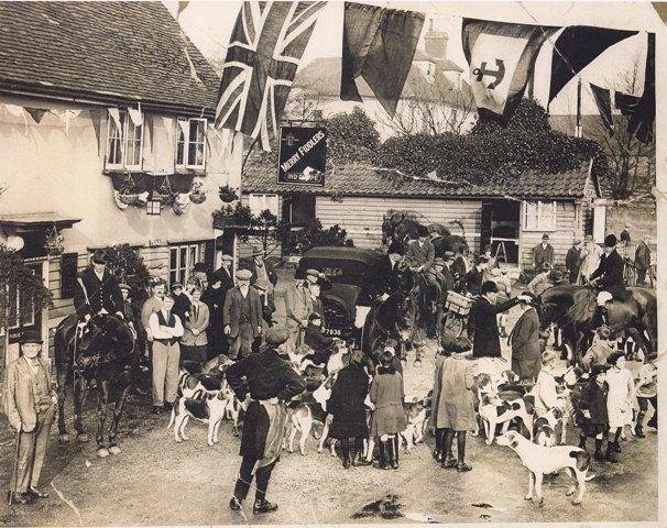 Hunt Meet outside the merry Fidlers Public House, Coopersale