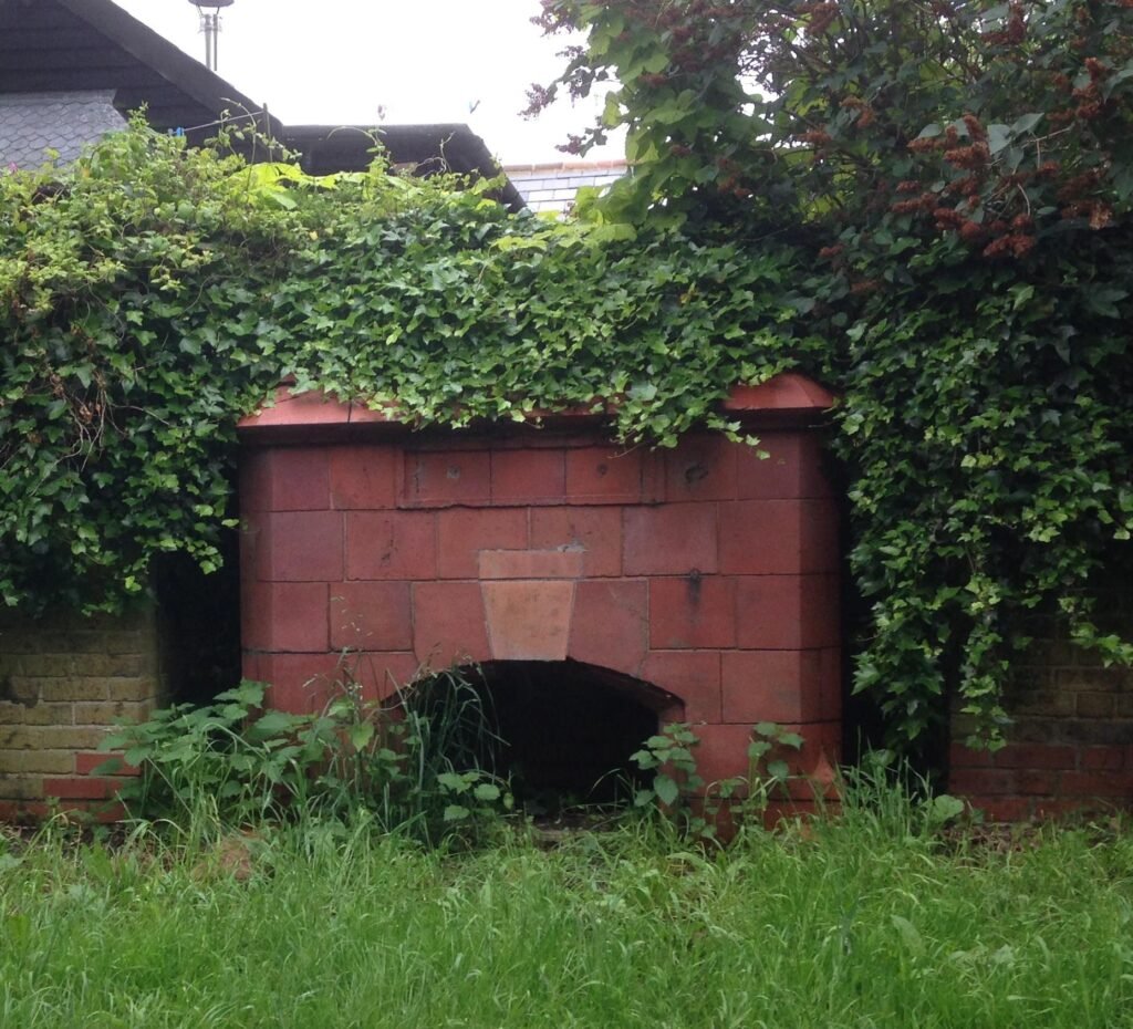 The Jubilee Fountain in School Road, Stanford Rivers
