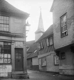 Ongar taken in the 1930’s
Wren House is on the left and in the background the spire of St Martin’s church.