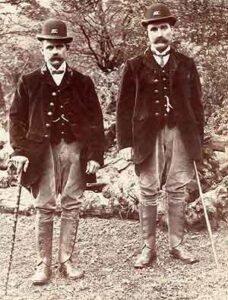 Alfred Harvey (on the left) was Hainault's first forest keeper,
shown here wearing their best brown velvet uniforms.