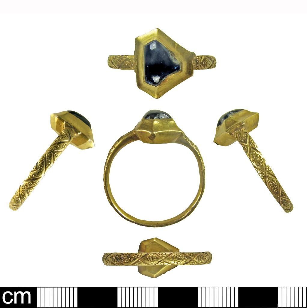 The Willingale Gold Ring