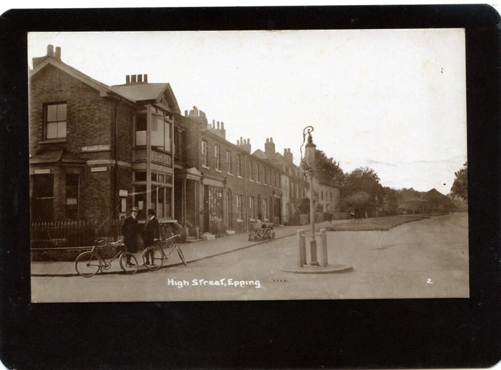 Epping High Street junction with Station Road