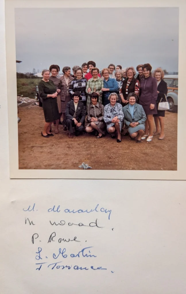 WI – Golden Jubilee Members Photo 9 May 1988